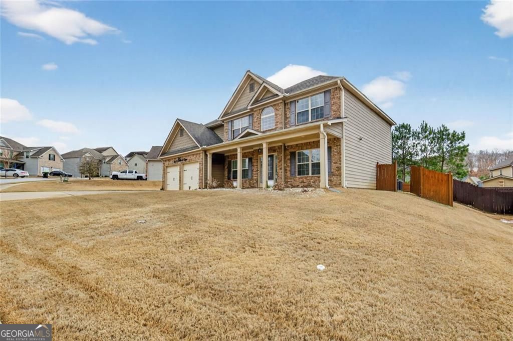 2614 Glenbrook LN NE