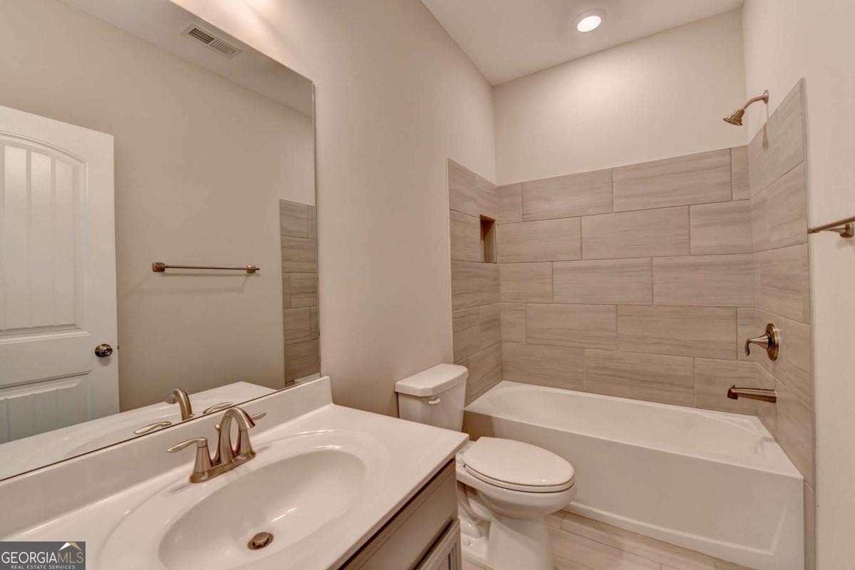 Caravelle At Windward Park - Residential