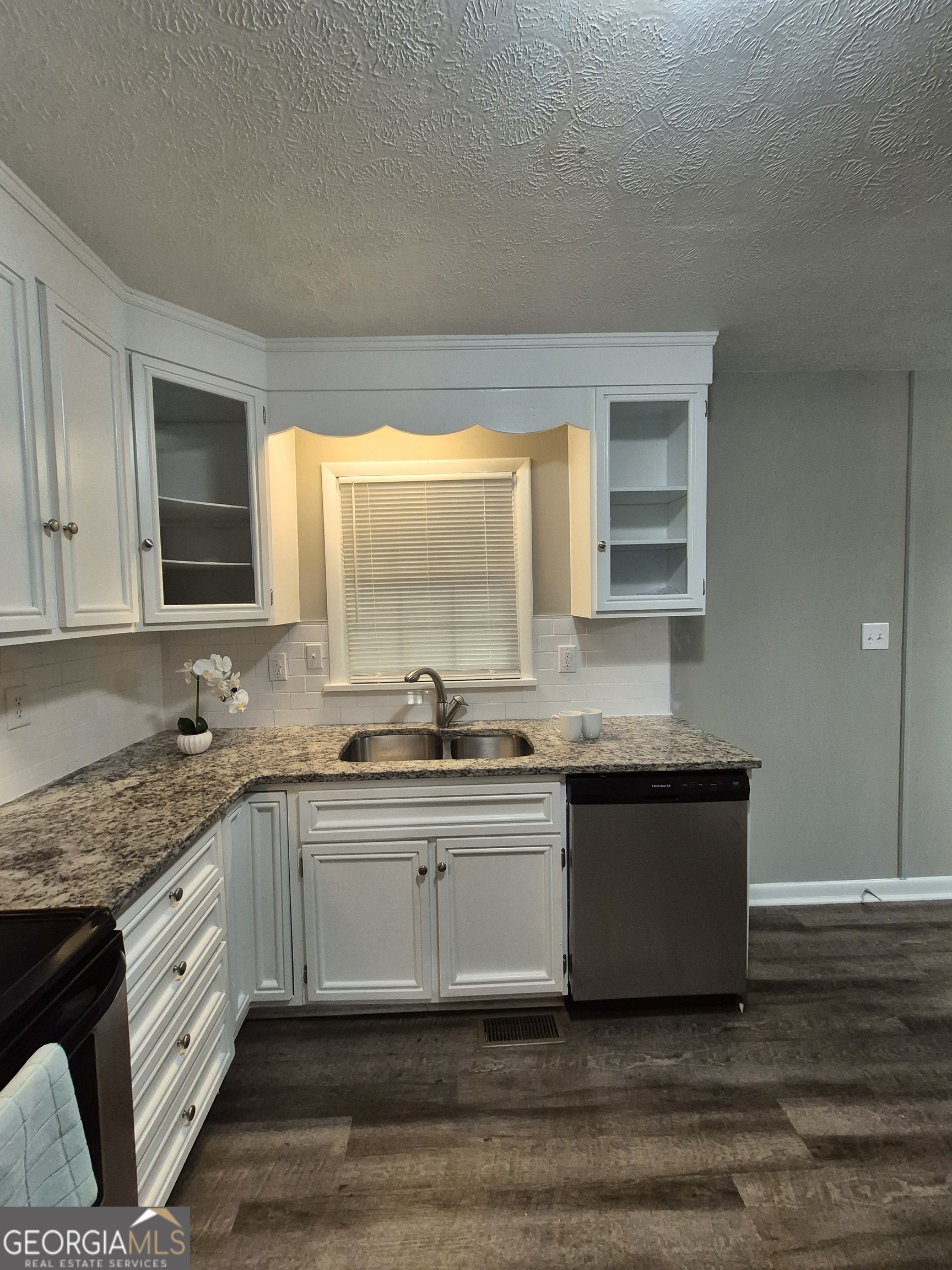 1151 Bouldercrest CIR