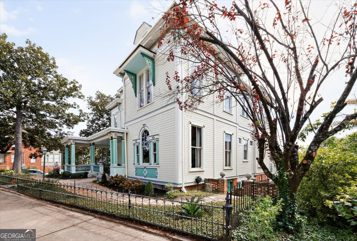 1120 Georgia AVE