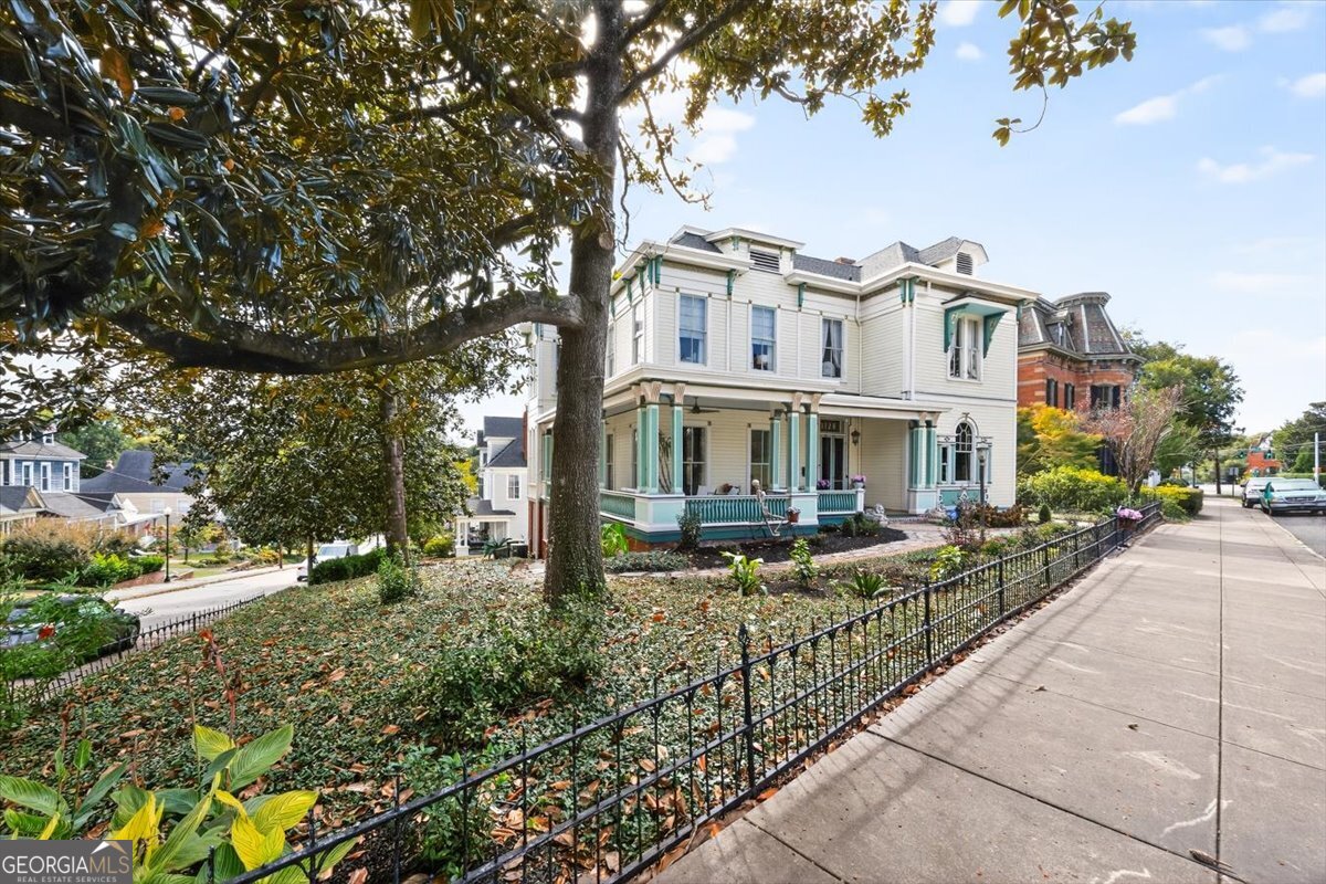 1120 Georgia AVE