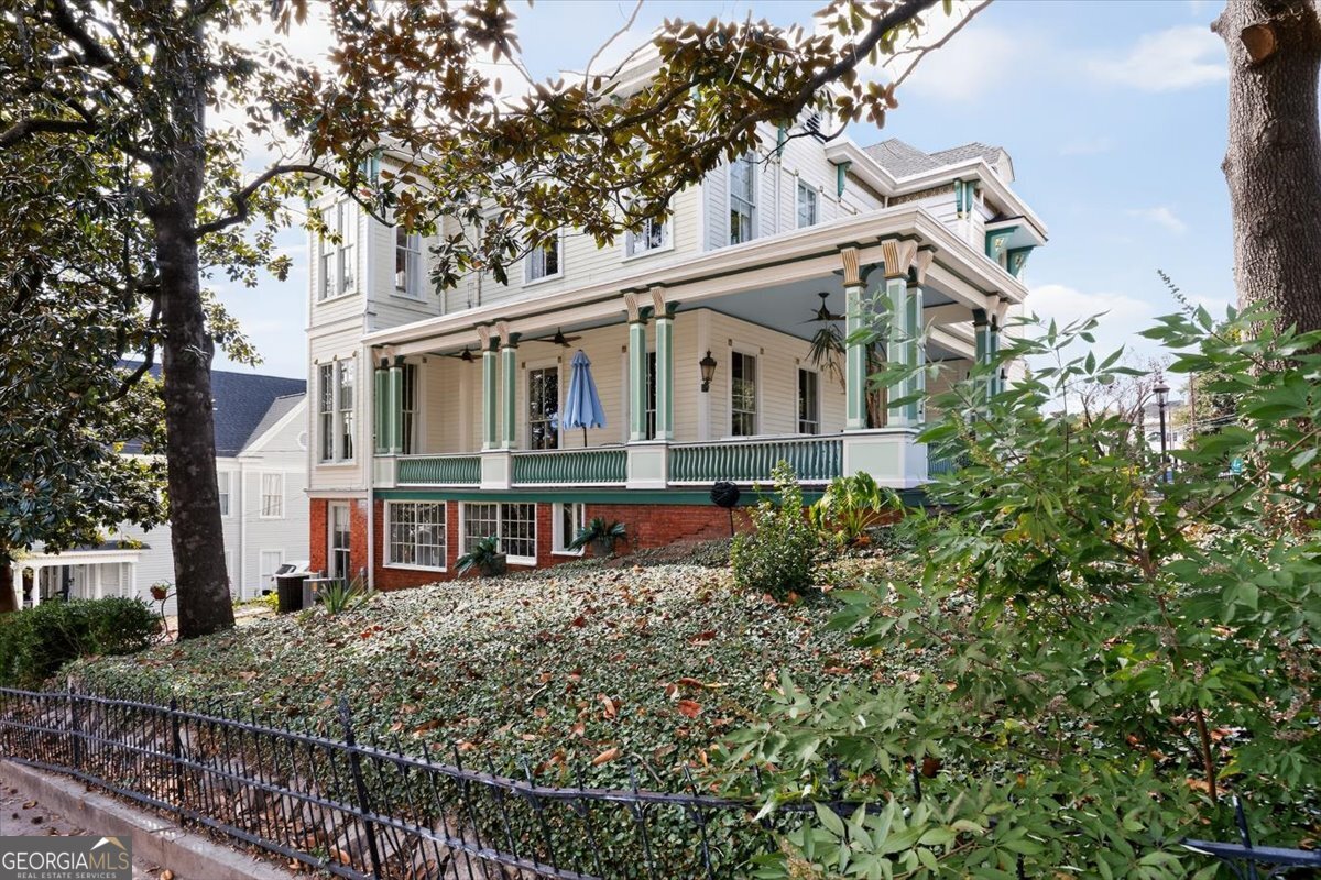 1120 Georgia AVE
