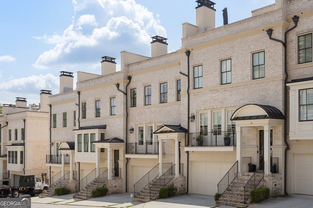 Photo of 3715 Peachtree Road NE #9, Atlanta, GA 30319 (MLS # 10852735)