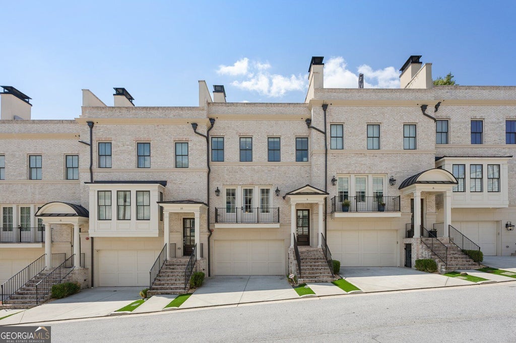 Photo of 3715 Peachtree Road NE #9, Atlanta, GA 30319 (MLS # 10852735)