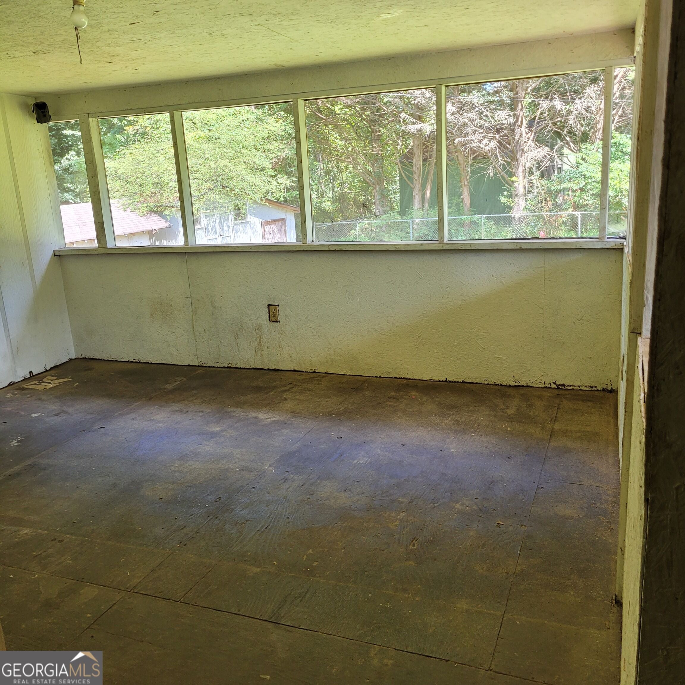 1820 Ridge RD