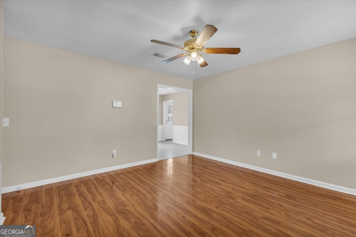 121 Deerwood CT