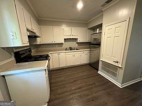 2133 W Gordon AVE