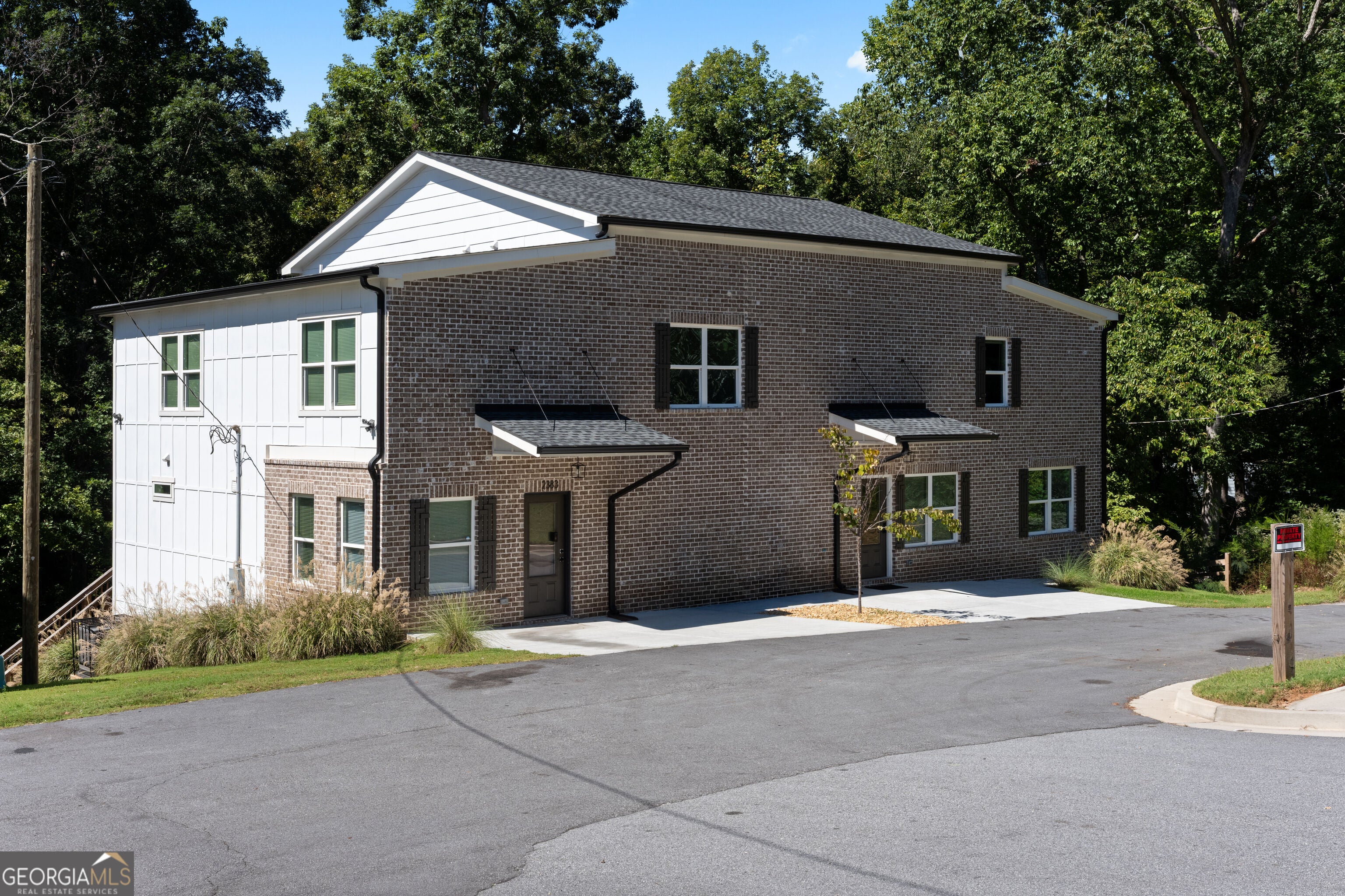 2381 Highpoint RD