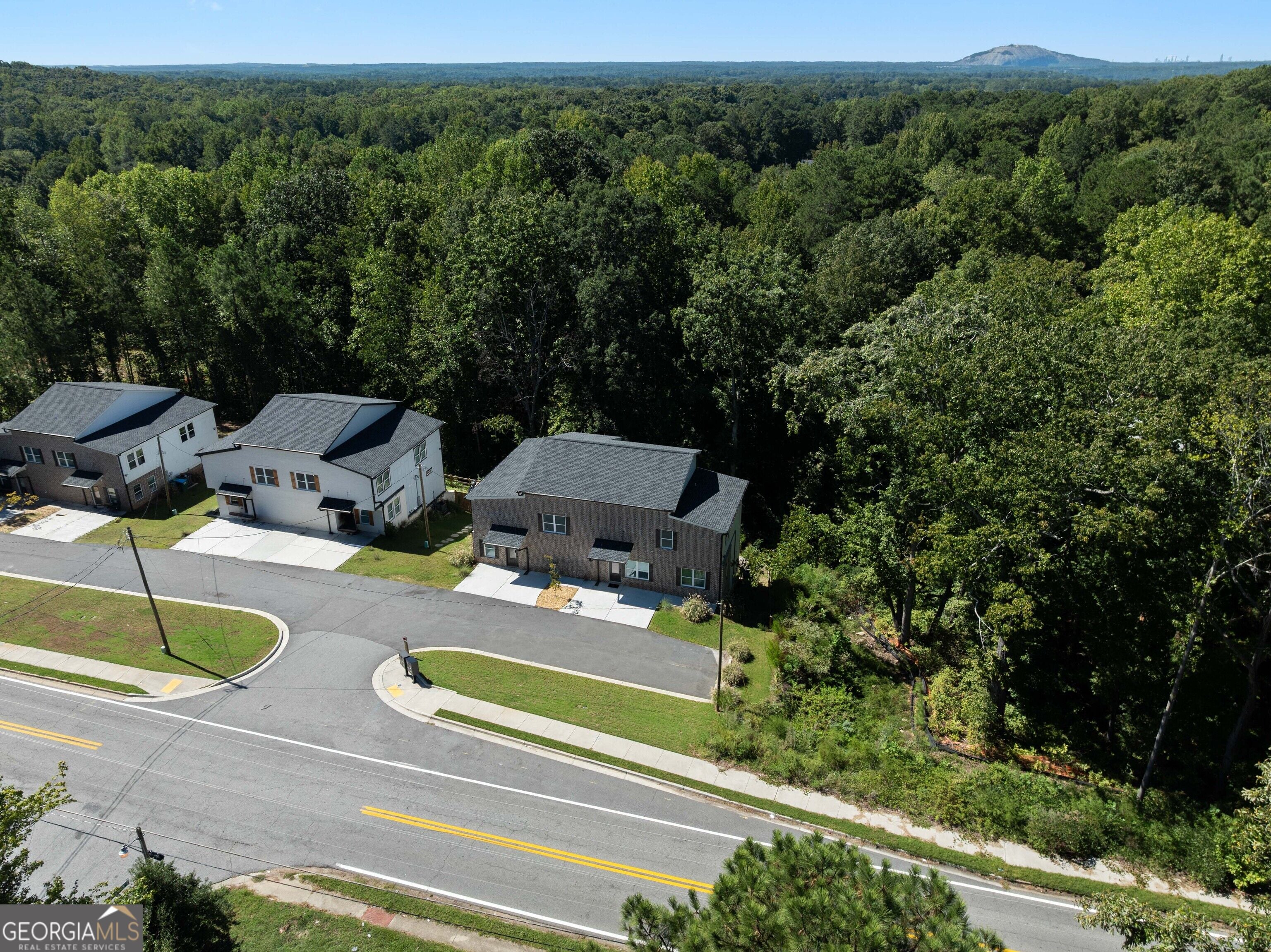 2381 Highpoint RD
