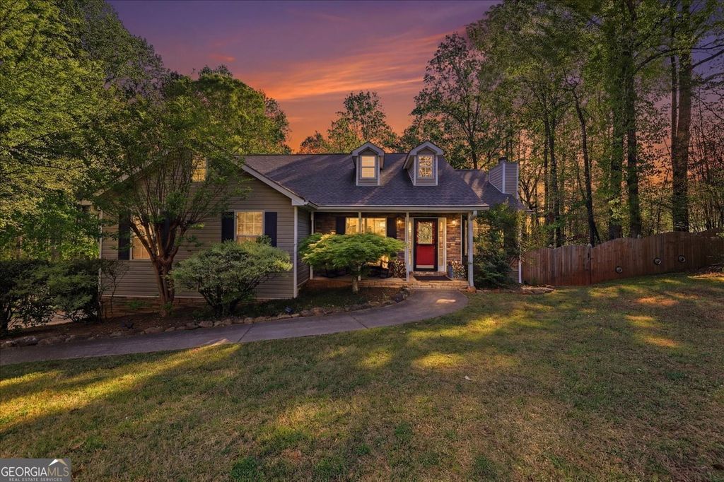 Photo of 115 Oak Crest Ln, Dallas, GA 30132 (MLS # 10731322)