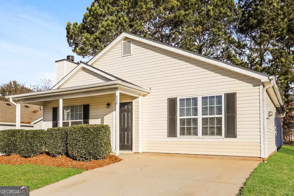 Photo of 459 Eagles Crossing Circle, Riverdale, GA 30274 (MLS # 10657125)