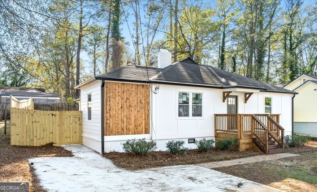 Photo of 1344 Lynford Drive SW, Atlanta, GA 30310 (MLS # 10657133)