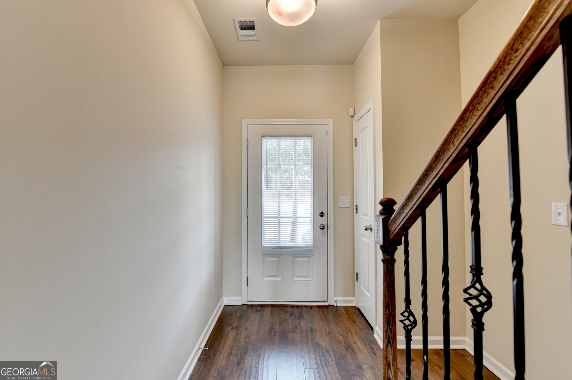 5831 Taka LN