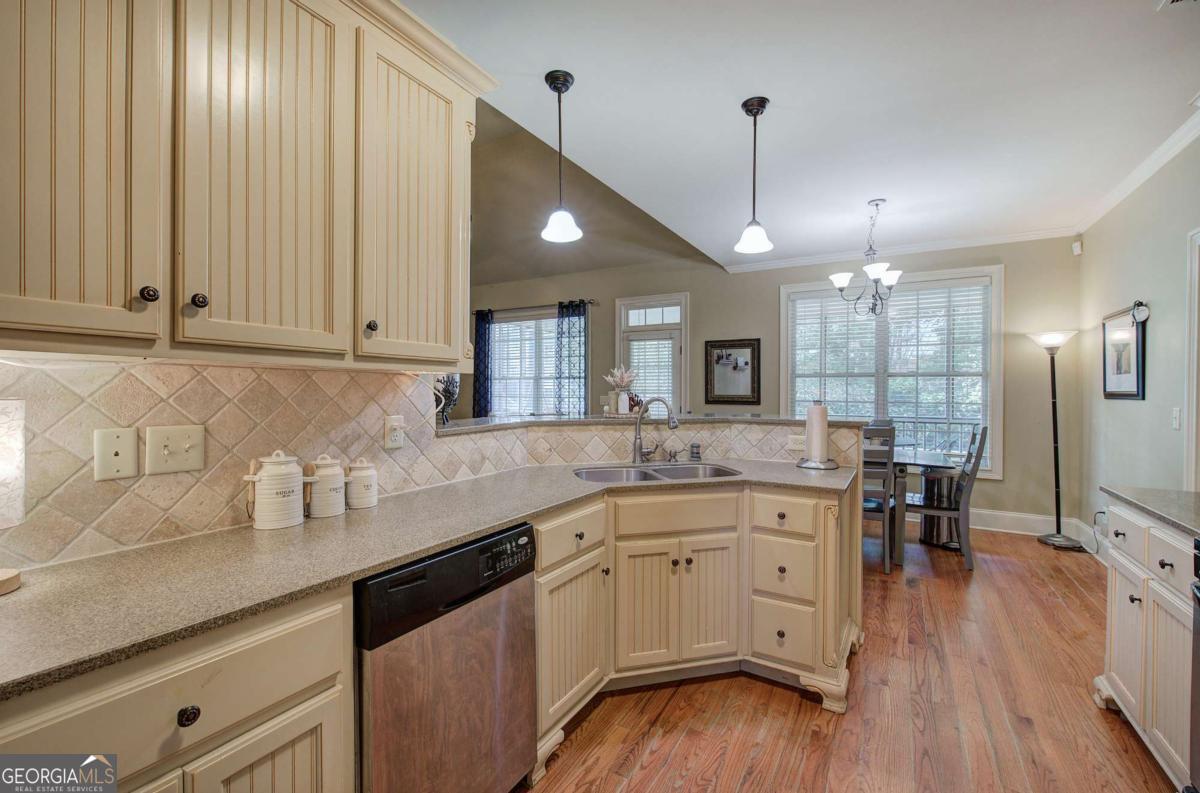 Four Seasons - Residential