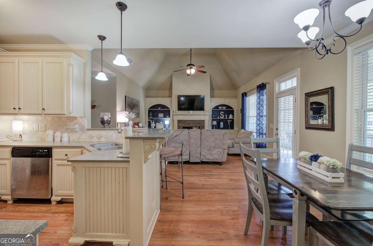 Four Seasons - Residential