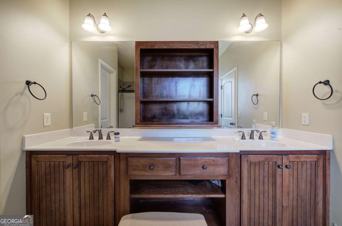 Four Seasons - Residential