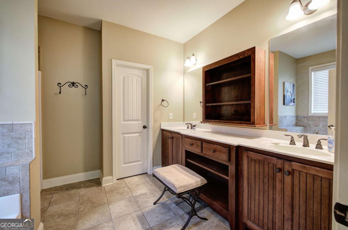 Four Seasons - Residential