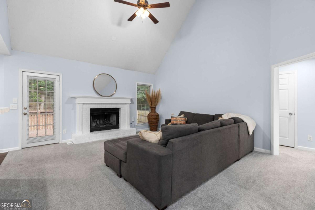 106 Hearthstone DR