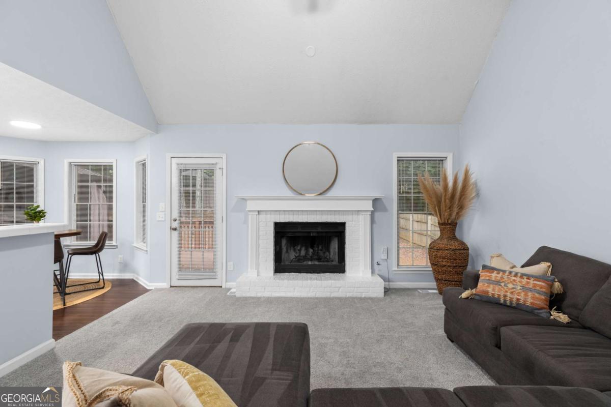 106 Hearthstone DR