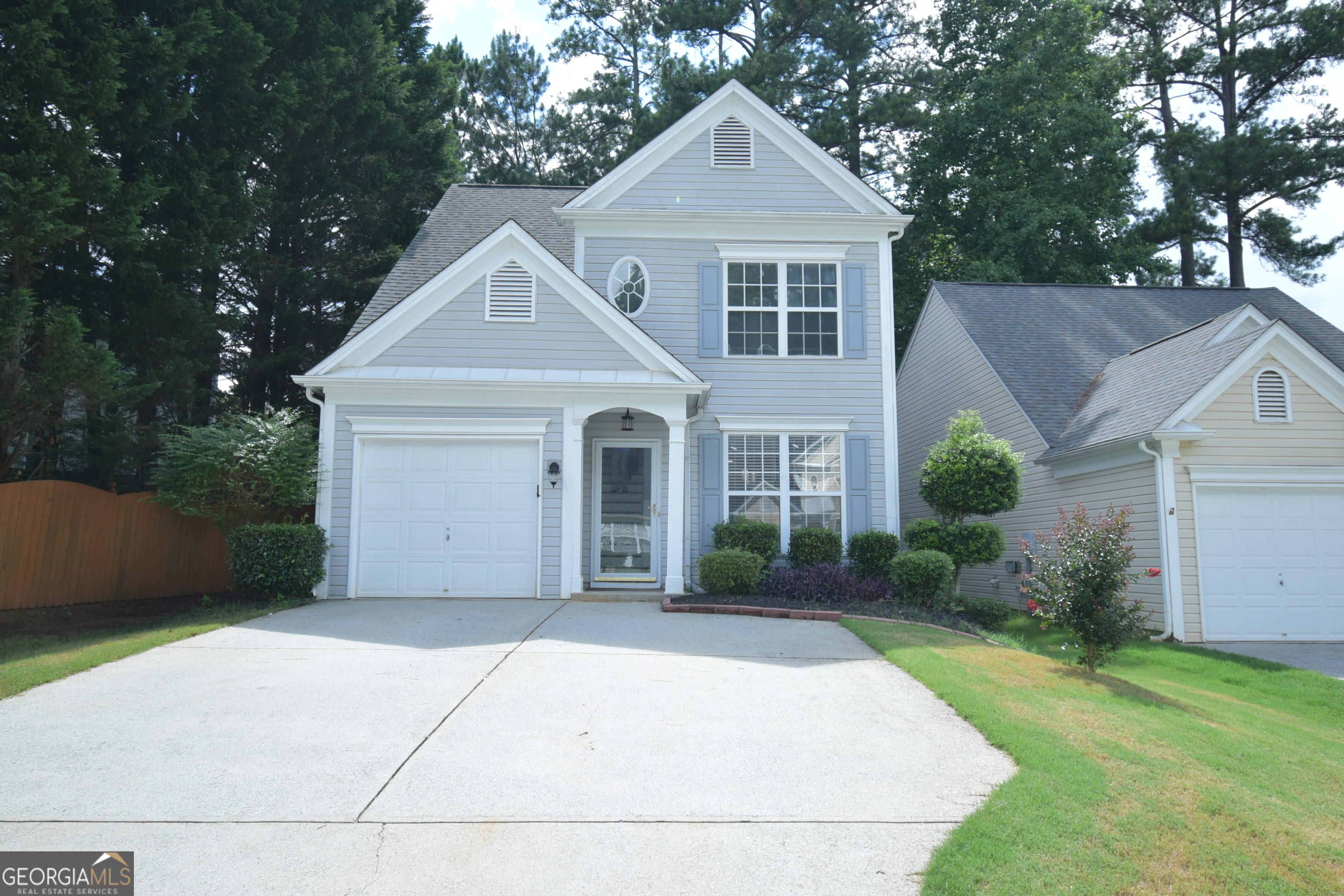 Great location! Updated 3BR/2.5BA 2-Story single house. The open kitchen features stainless steel appliances, granite countertops, and a stylish backsplash, along with a breakfast area, dining room, and family room. Additional highlights include: no carpet throughout for easy maintenance, modern LED light & ceiling fan fixtures, bright and open living spaces. Situated in a highly convenient area, just minutes from shopping, dining, and grocery options such as Great Wall Supermarket and H-Mart. Currently tenant-occupied with excellent renters - perfect for investors or primary residents.