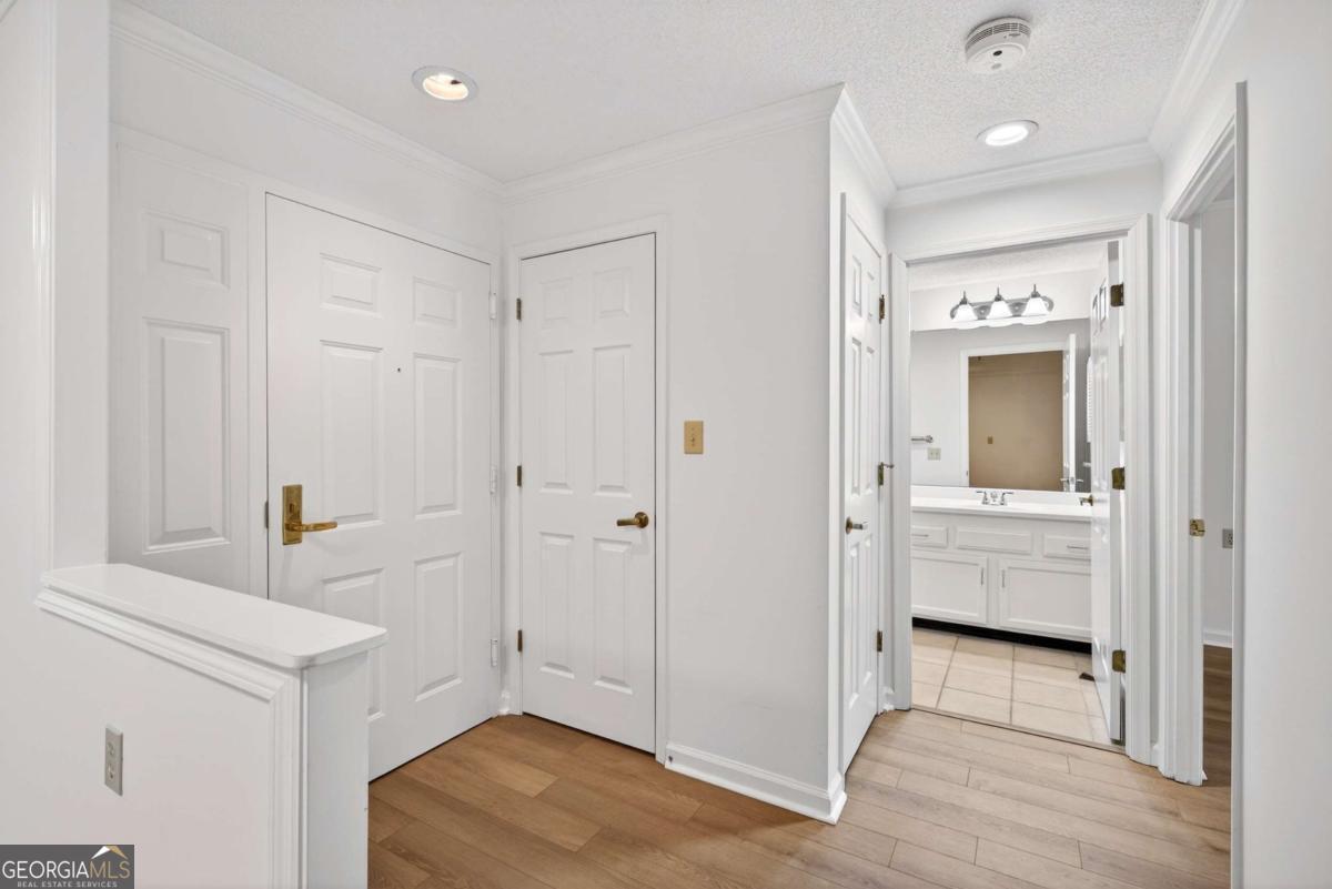 1800 Clairmont LK A227