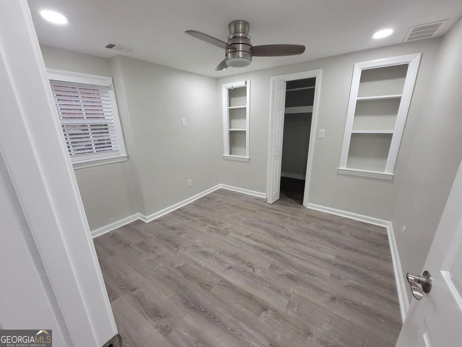 1896 Ridgewood DR UNIT 5