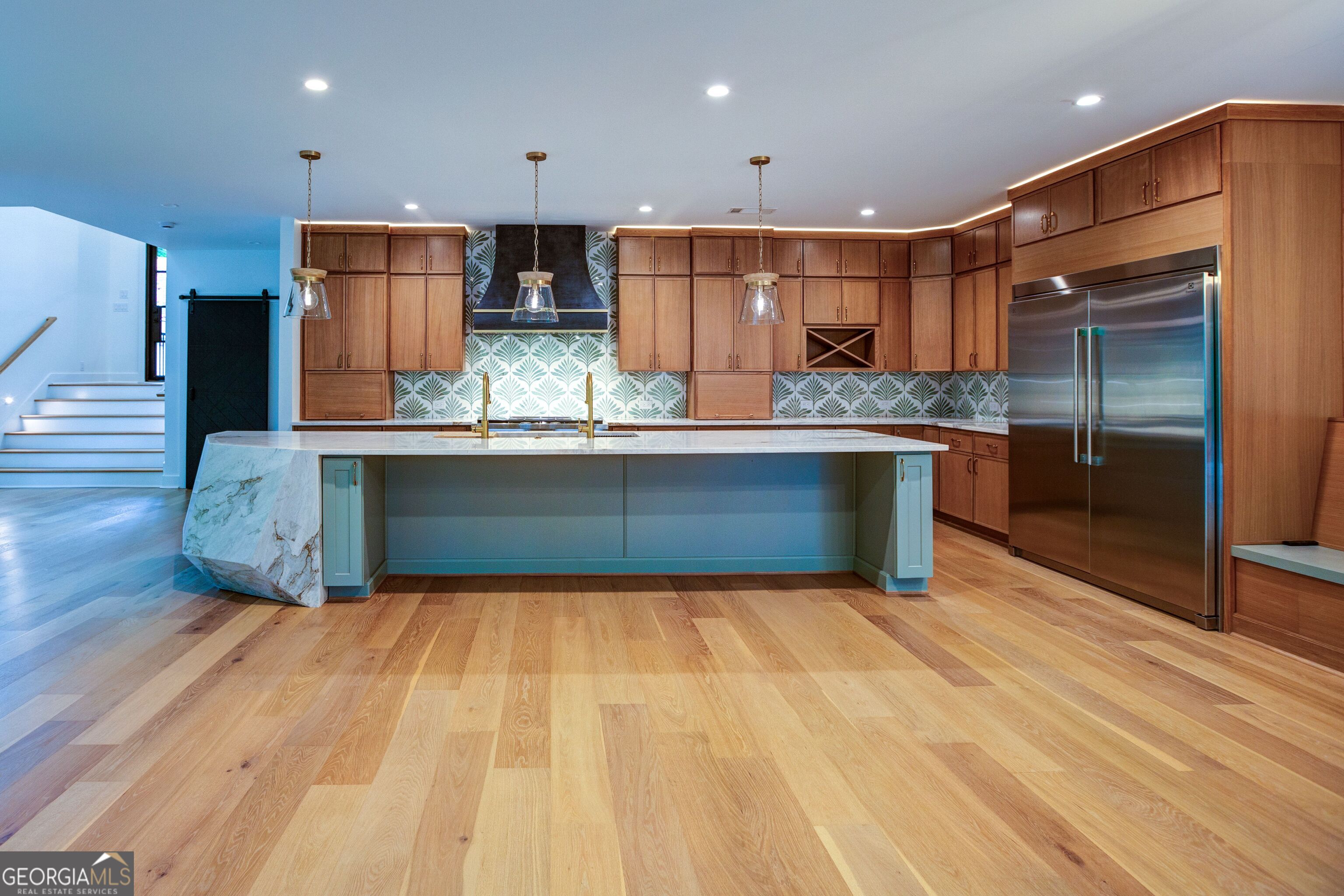 8485 Lynn DR