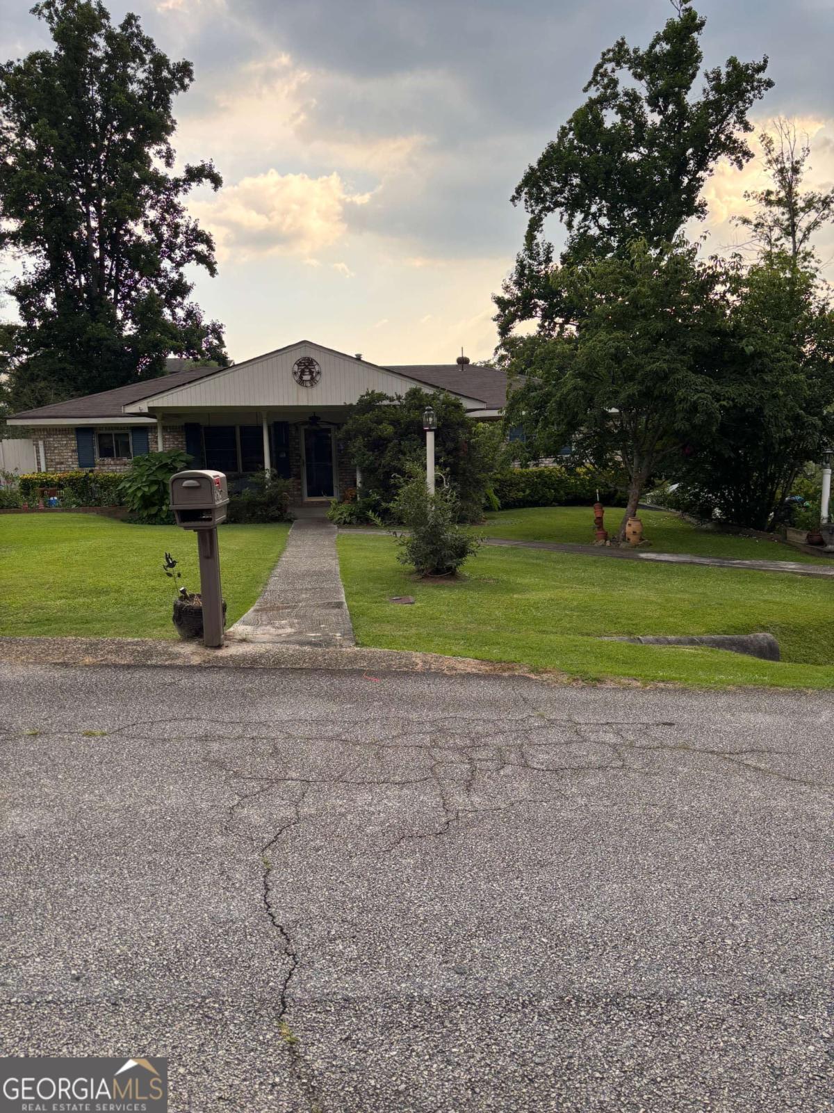 3675 Goodwin RD