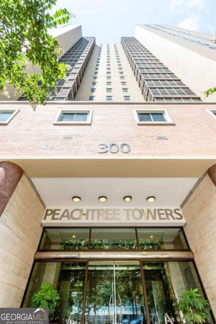 300 W Peachtree ST 21G