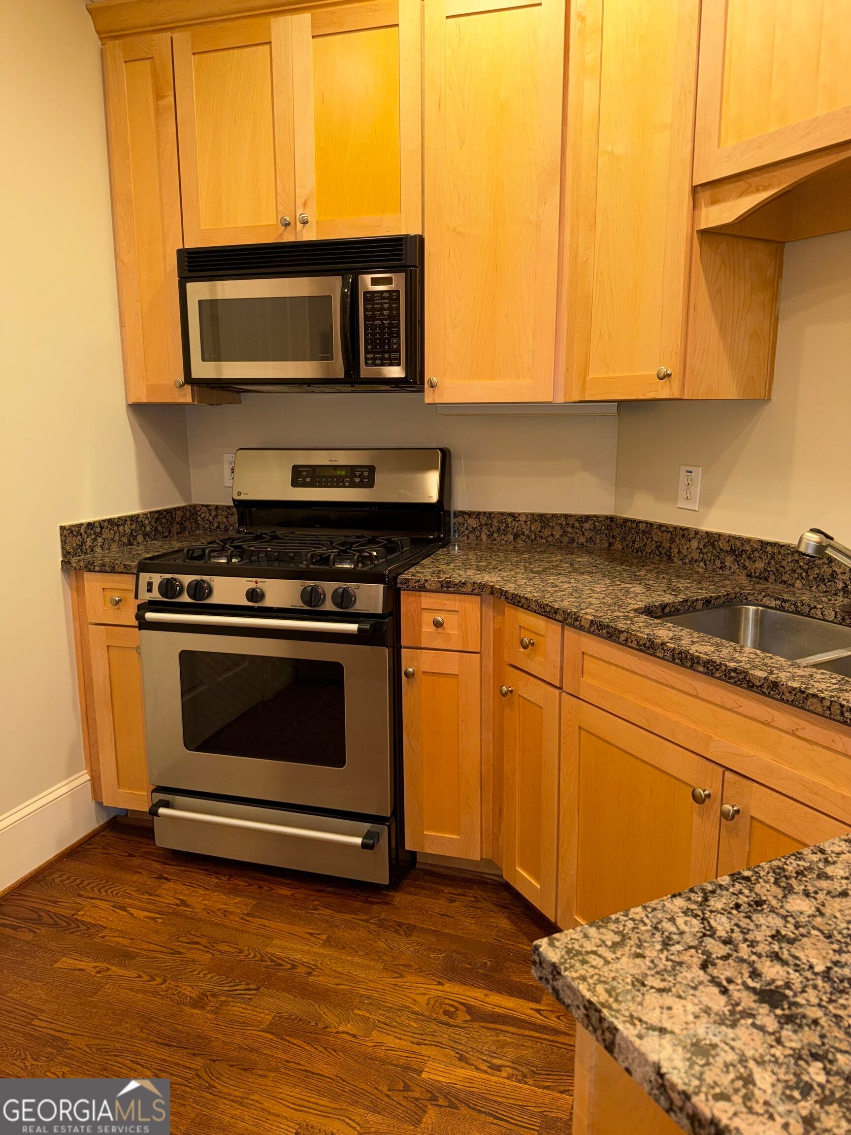 77 Peachtree PL NE 304