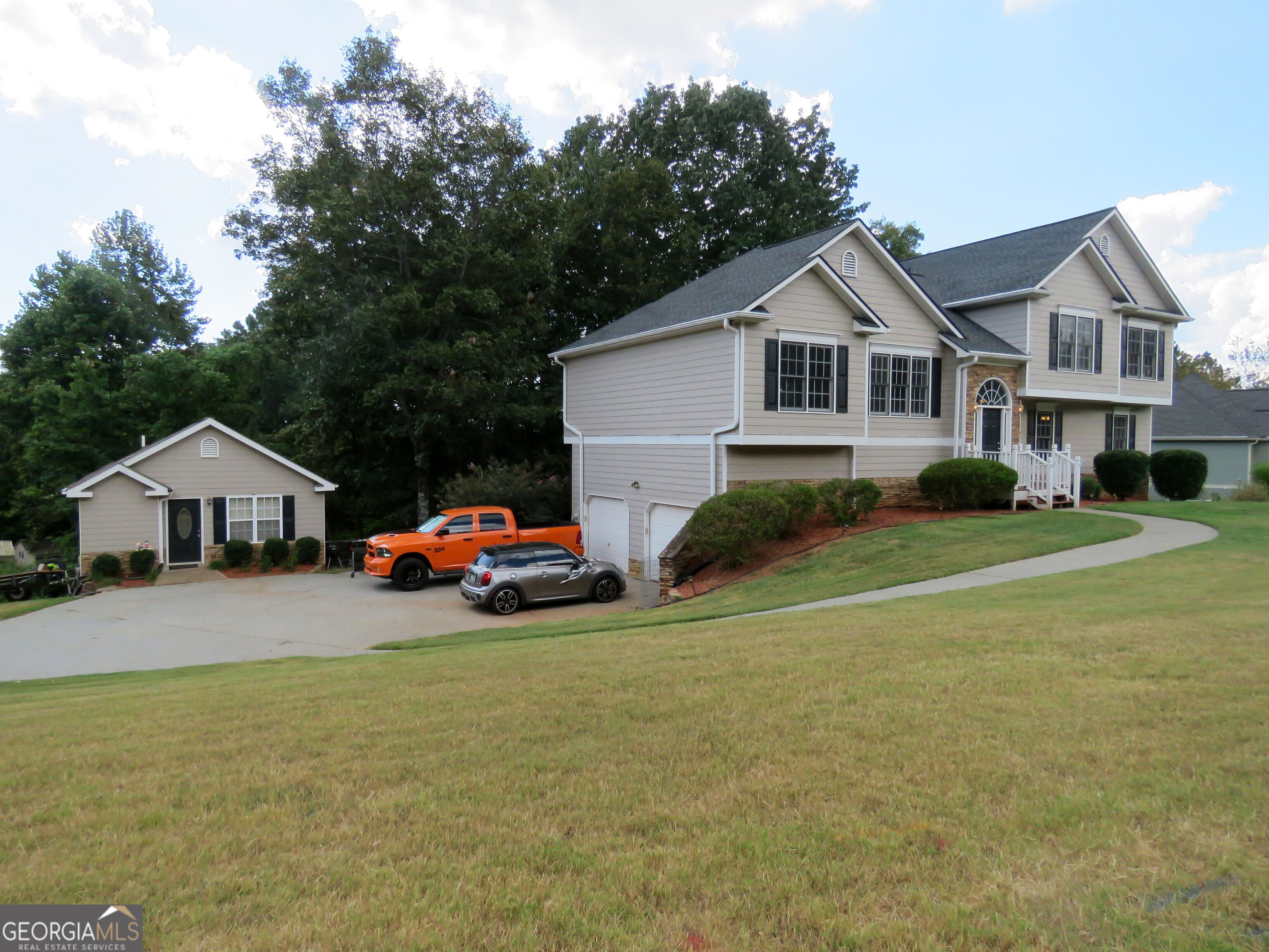 102 Chestnut Hill DR