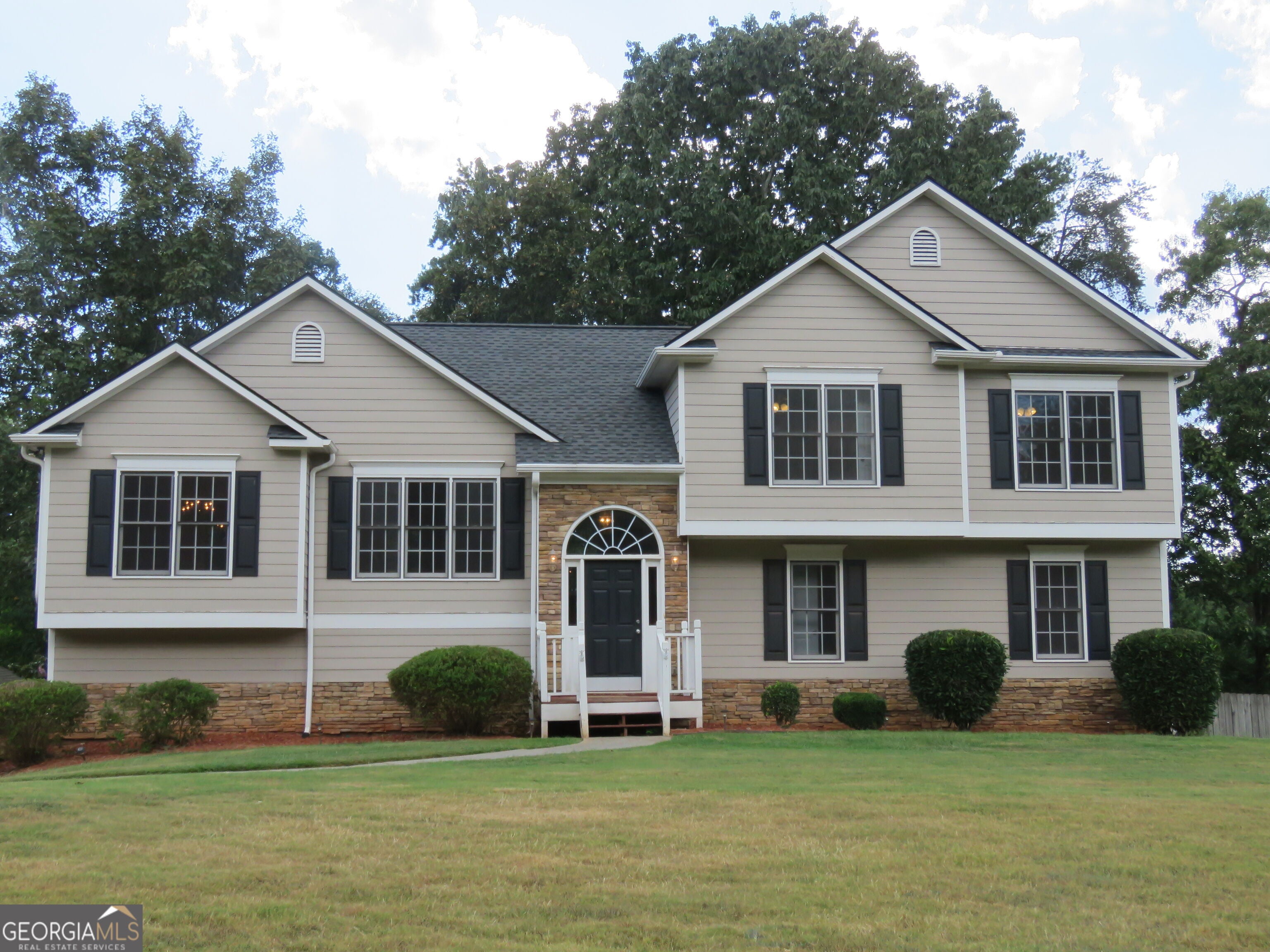 102 Chestnut Hill DR