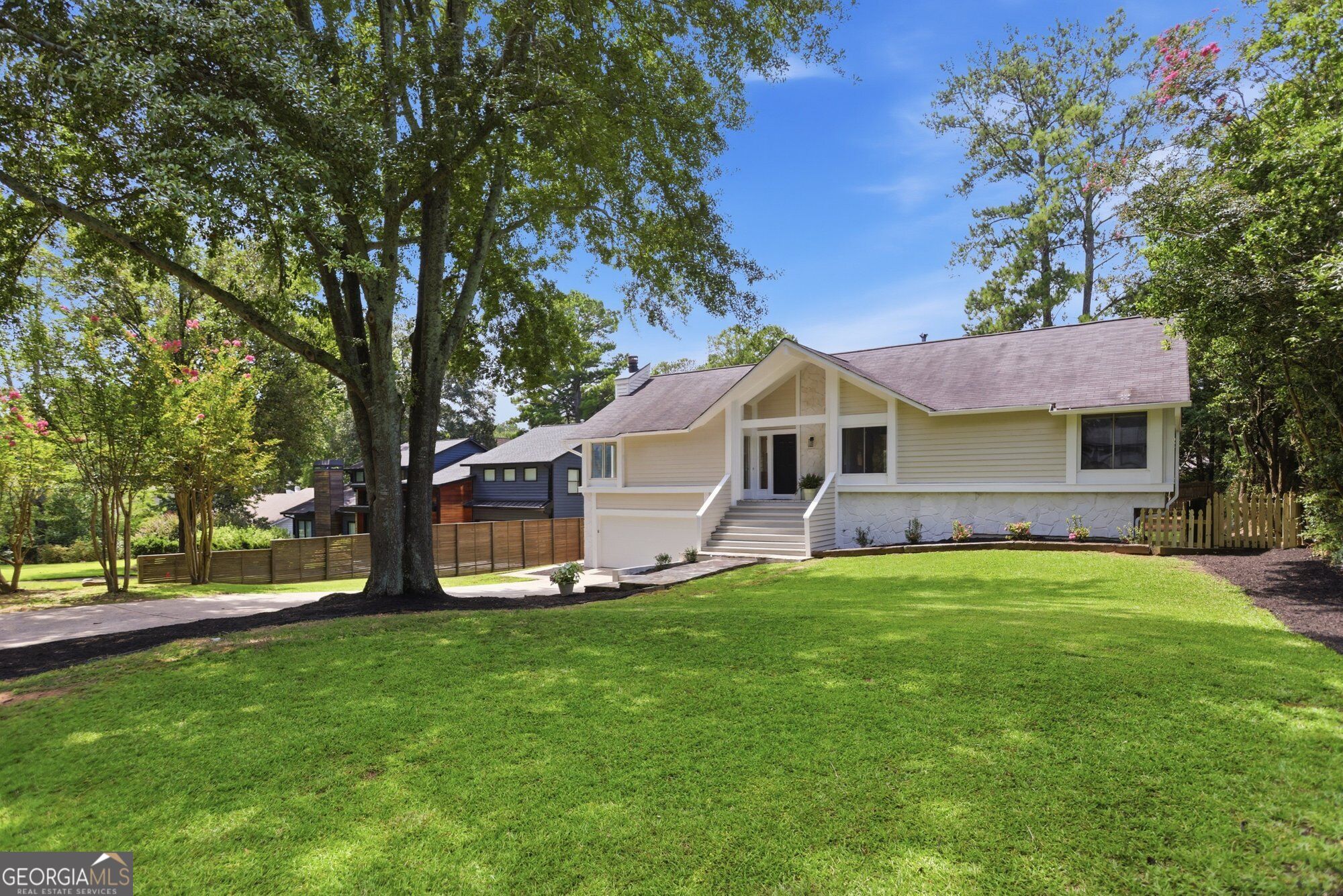 3313 Clubland DR