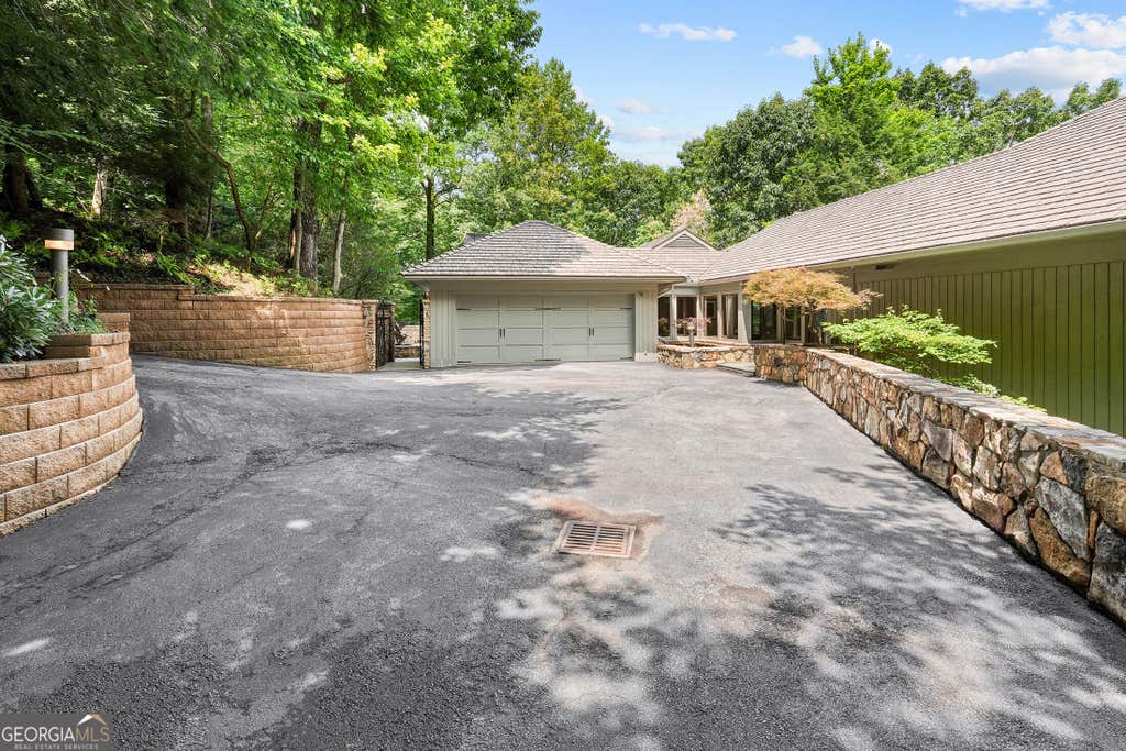 Photo of 202 Sanderlin Mountain Drive N, Big Canoe, GA 30143 (MLS # 10821991)