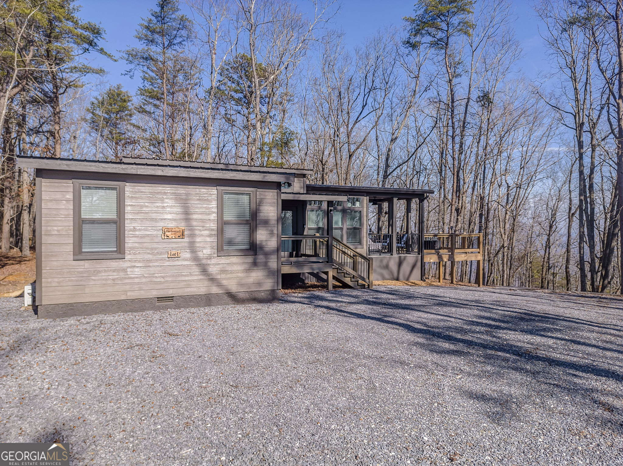 41 SKYVIEW DR