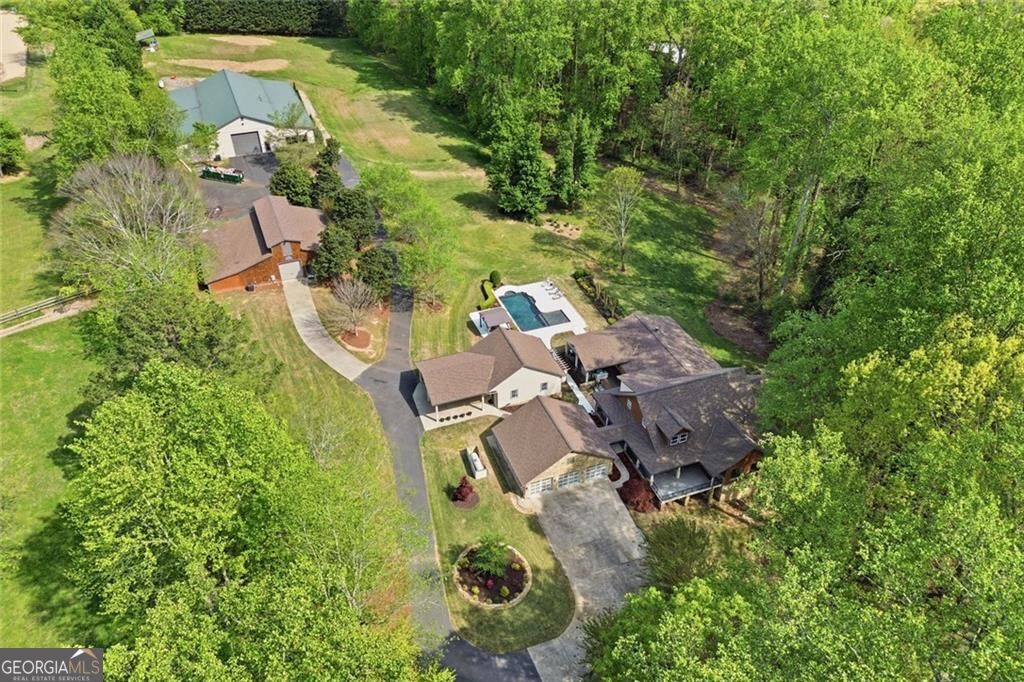 611 Elliott RD