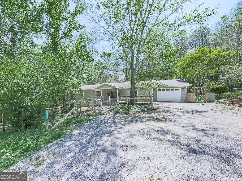 Photo of 424 Shamrock Drive, Dalton, GA 30721 (MLS # 10730040)