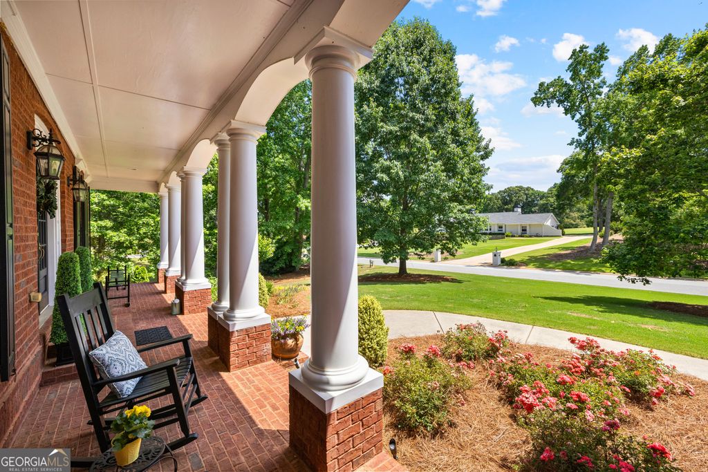 Photo of 635 Birkdale Dr, Fayetteville, GA 30215 (MLS # 10769081)