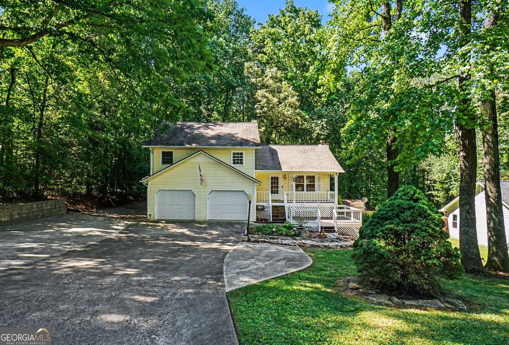 Photo of 174 W Mountain Oak Street, Canton, GA 30115 (MLS # 10755632)