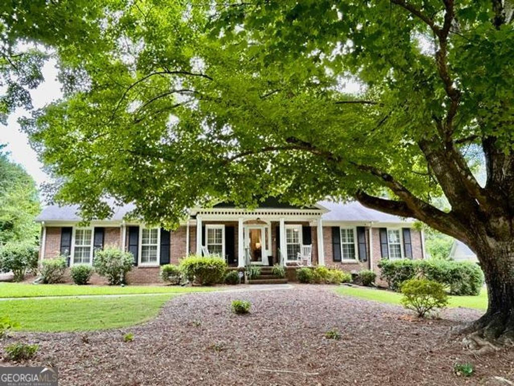 Photo of 1116 Hilltop Drive, Griffin, GA 30224 (MLS # 10808948)