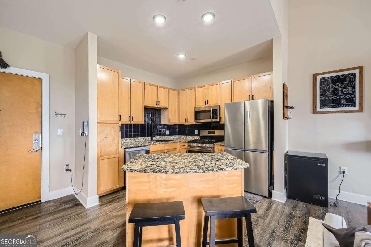 799 Hammond DR 427