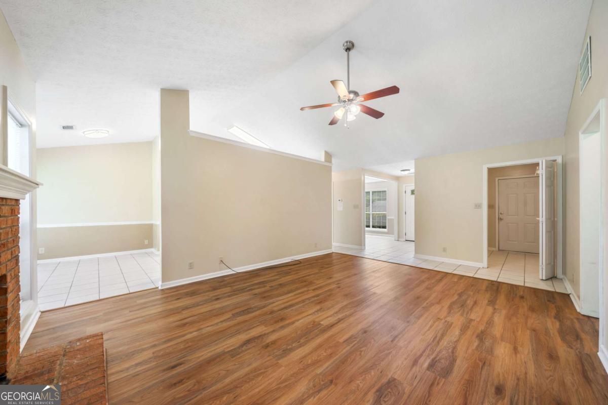 467 Ravinia WAY