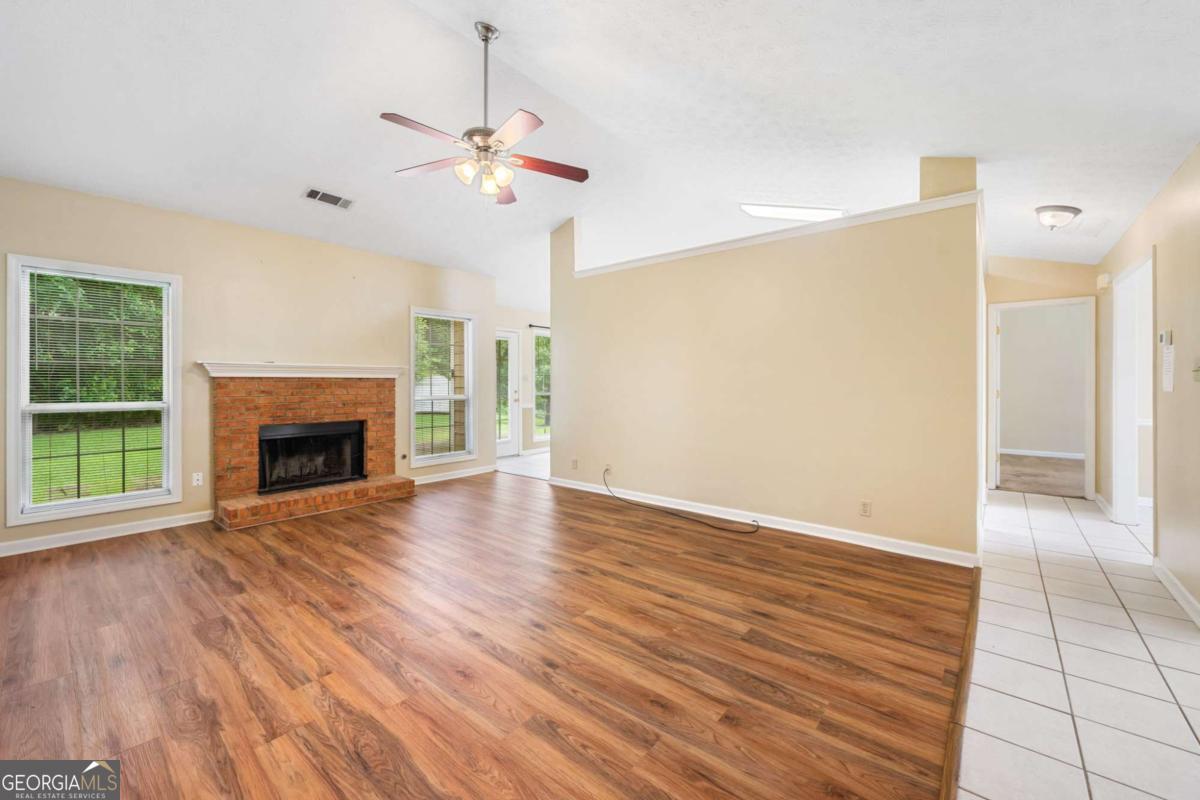 467 Ravinia WAY