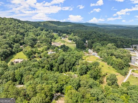 A home in Toccoa