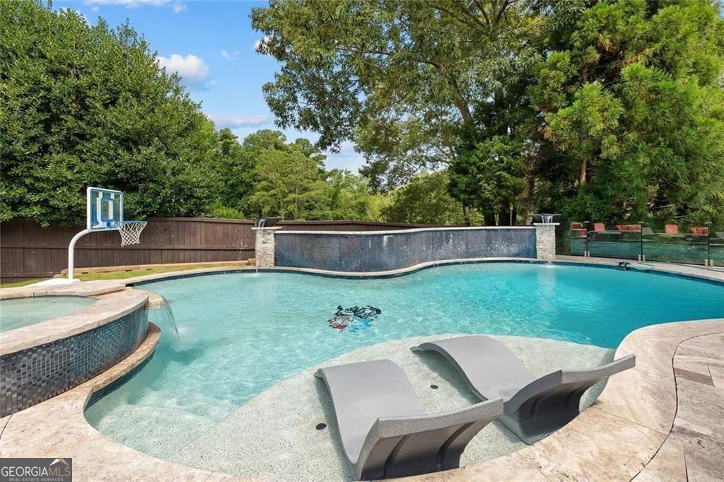 Broadwell Manor - Residential