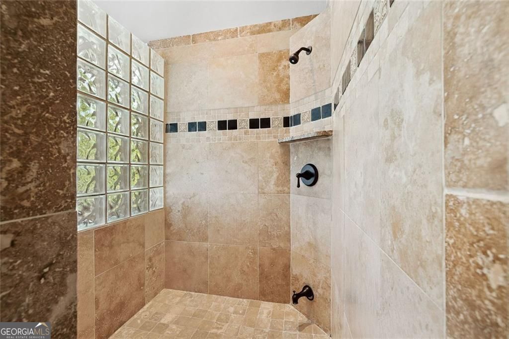 Broadwell Manor - Residential
