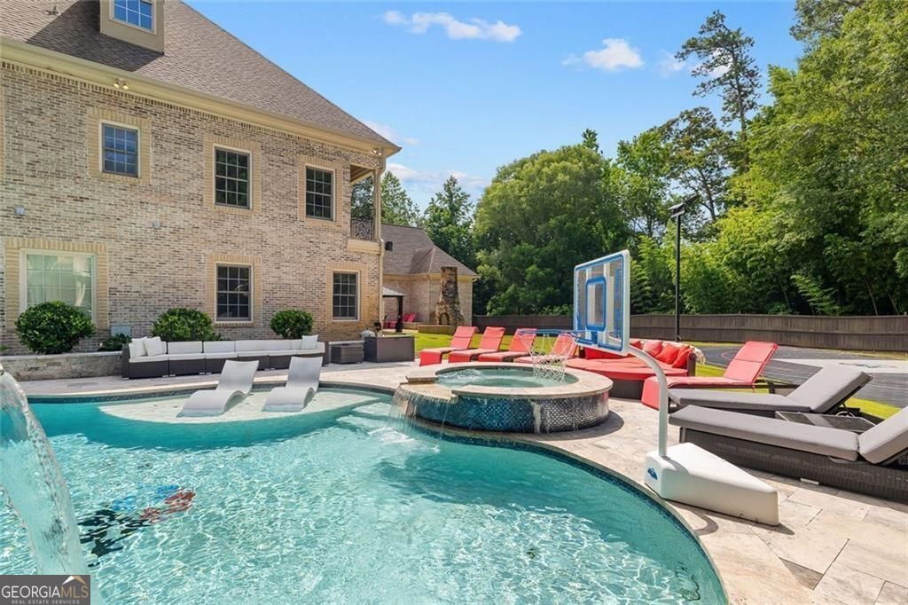 Broadwell Manor - Residential