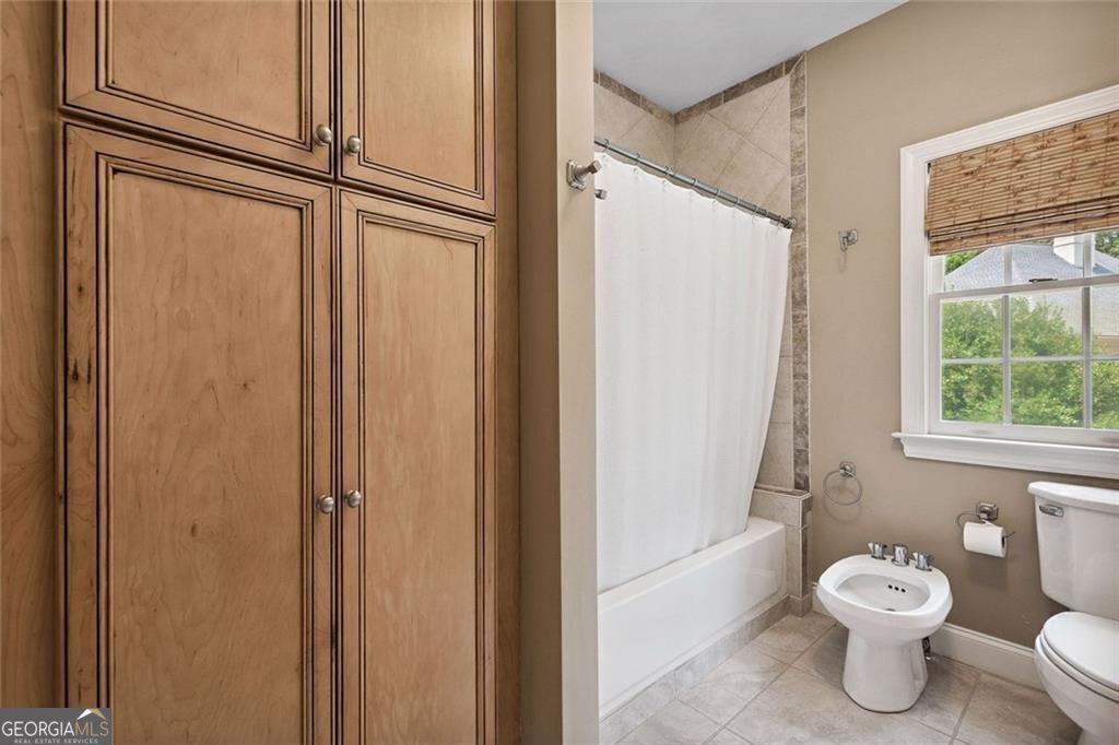 Broadwell Manor - Residential