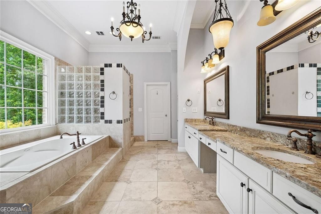 Broadwell Manor - Residential