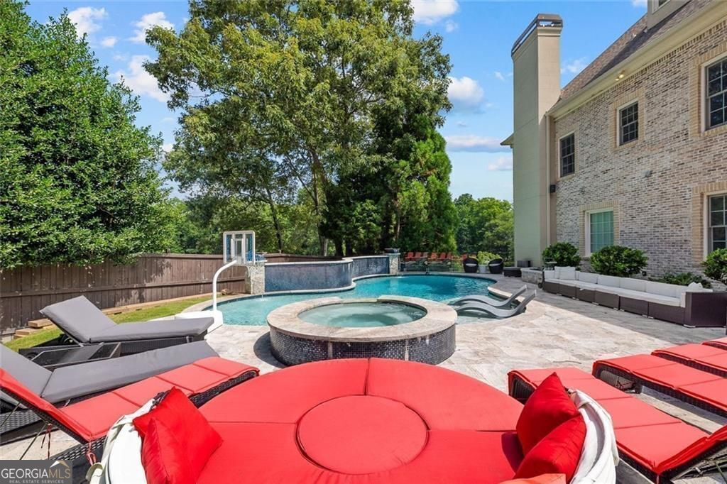 Broadwell Manor - Residential